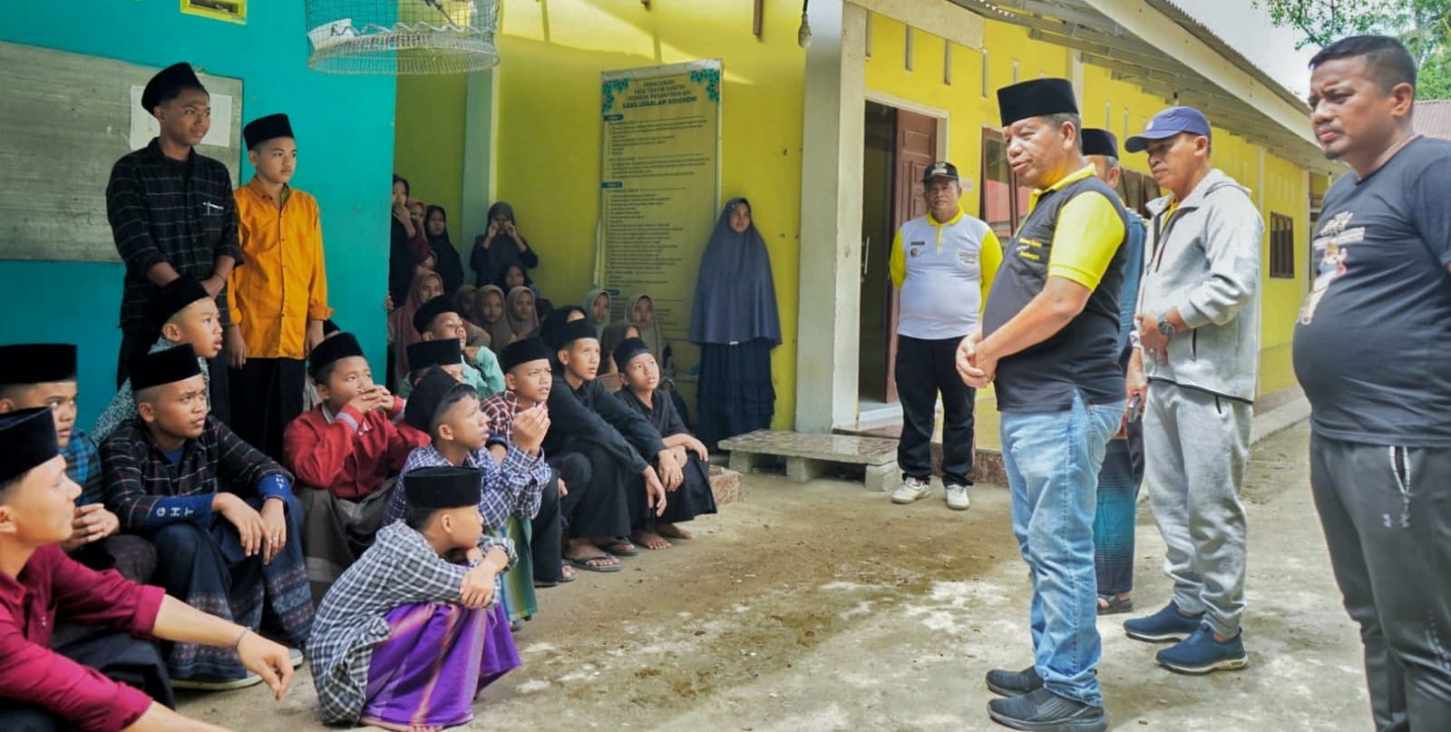 Bupati Simalungun RHS Ajak Santri di Ponpes Sabilussalam Lebih Giat Belajar Bupati Simalungun RHS Ajak Santri di Ponpes Sabilussalam Lebih Giat Belajar