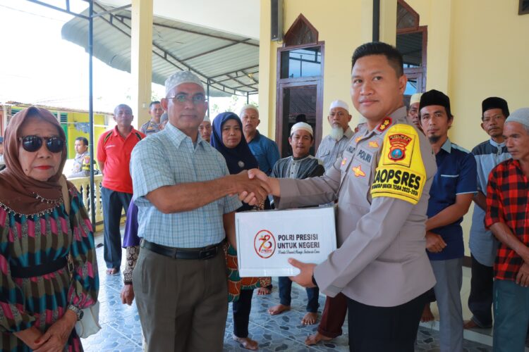 HUT Bhayangkara Ke-78, Polres Sibolga Laksanakan Bansos Ke Masyarakat