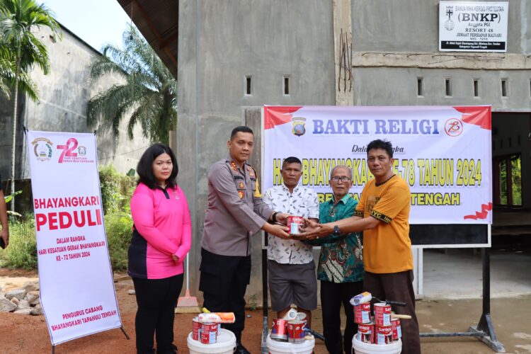 Sambut Hari Bhayangkara ke-78, Polres Tapanuli Tengah Gelar Bakti Religi Ke Gereja