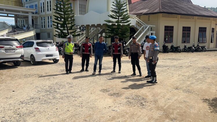 Polres Tapteng Gelar Pengamanan di Berbagai Gereja Untuk Kenyamanan Para Jemaat