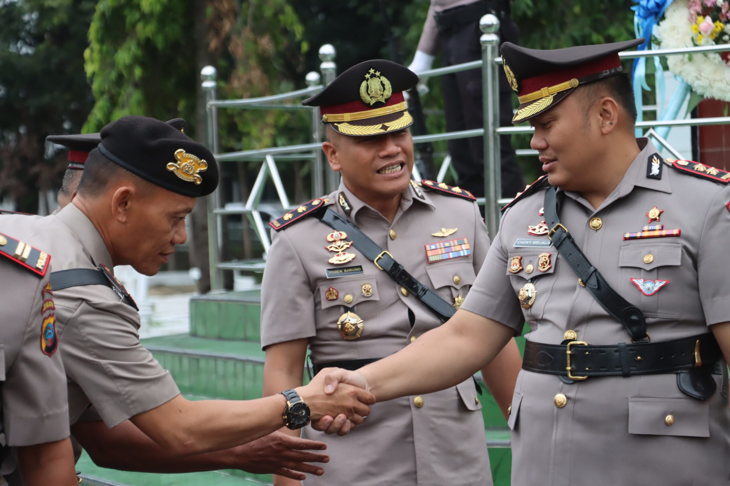 Polres Simalungun Gelar Tabur Bunga di TMP Nagur Peringati Hari Bhayangkara Ke-78 Polres Simalungun Gelar Tabur Bunga di TMP Nagur Peringati Hari Bhayangkara Ke-78