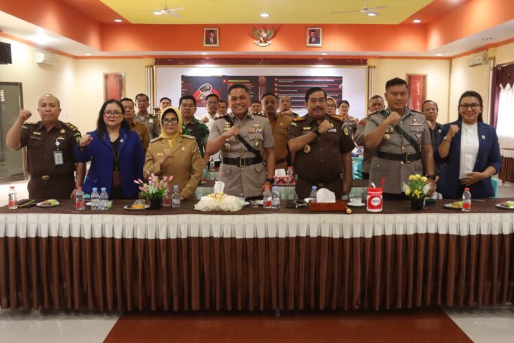 Kapolres Simalungun Ikuti Secara Virtual Peluncuran Aplikasi Pelayanan Perizinan Penyelenggaraan Event Oleh Presiden dan Kapolri Kapolres Simalungun Ikuti Secara Virtual Peluncuran Aplikasi Pelayanan Perizinan Penyelenggaraan Event Oleh Presiden dan Kapolri
