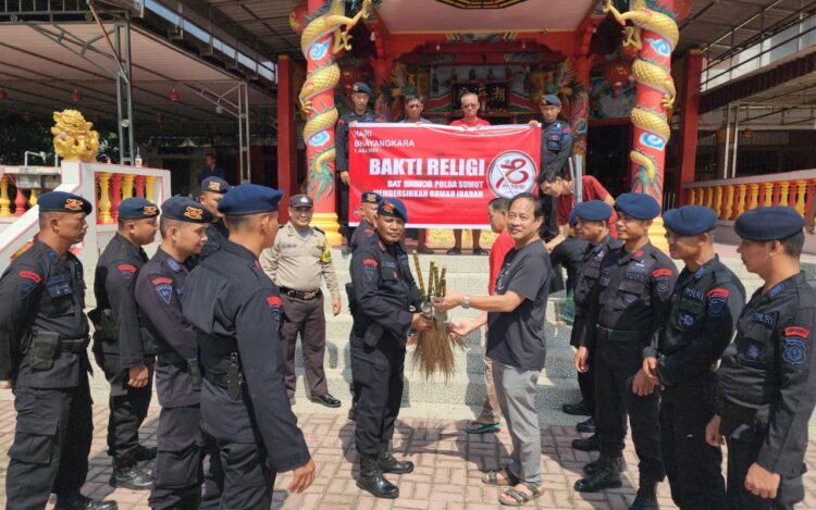 Bakti Religi, Kompi 3 Batalyon B Pelopor Sat Brimob Polda Sumut Pembersihan Rumah Ibadah 