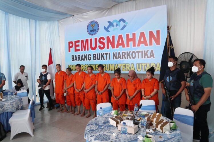 Personil Sat Brimob Polda Sumut Back Up BNN Tangkap 8 Tersangka, 9,3 Kg Sabu Dimusnahkan