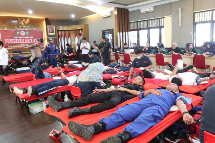 Sat Brimob Polda Sumut Ikuti Kegiatan Baksos dan Bansos Peringati HUT Bhayangkara ke-78
