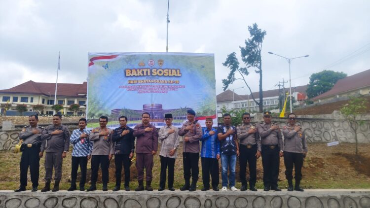 Danyon C Sat Brimob Polda Sumut Hadiri Baksos Penanaman Pohon Peringati Hari Bhayangkara ke-78