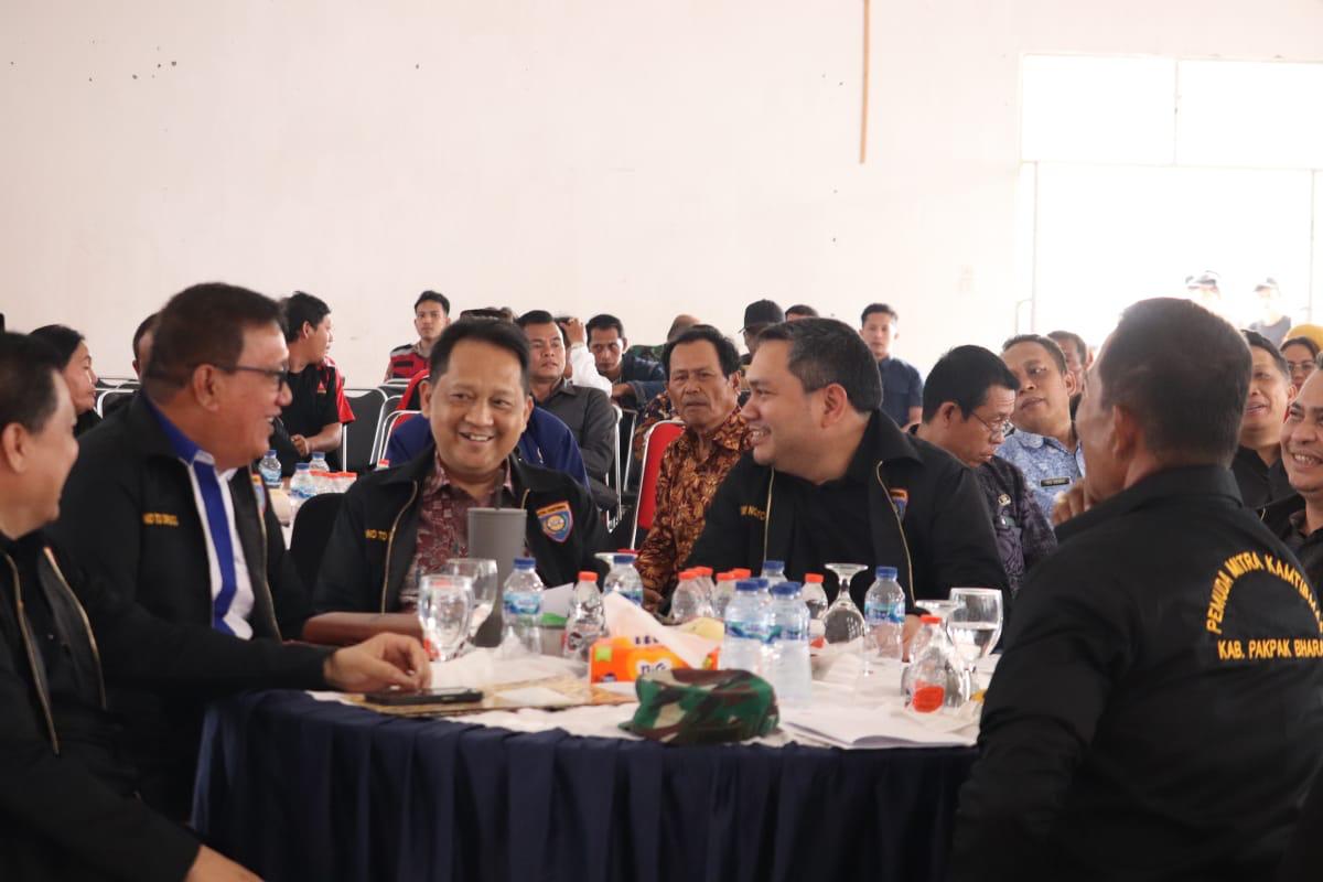 Kepengurusan DPC Pemuda Mitra Kamtibmas Kabupaten Pakpak Bharat Periode 2024-2029 Resmi Dilantik Kepengurusan DPC Pemuda Mitra Kamtibmas Kabupaten Pakpak Bharat Periode 2024-2029 Resmi Dilantik