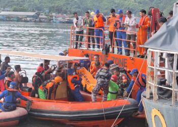 Kapal Stempel Wisata Dolpin Lambung 70 Tenggelam di Mursala, Polres Tapteng dan Basarnas Lakukan Evakuasi