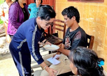 Ketua TP PKK Simalungun Kunjungi Korban Kebakaran di Kecamatan Purba