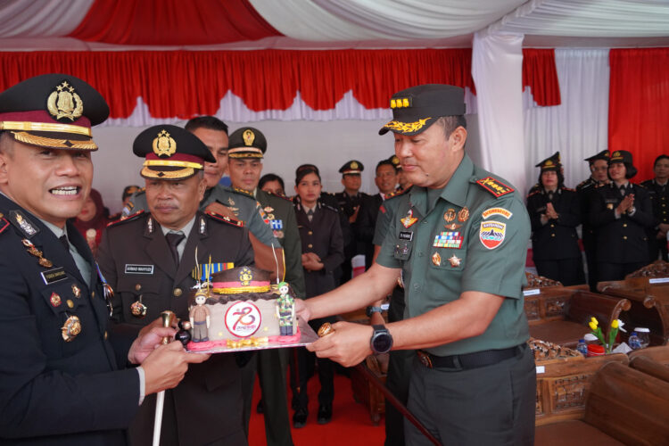 Wujud Sinergitas TNI-Polri, Danrem 022/PT Beri Kejutan Spesial di HUT Ke- 78 Bhayangkara