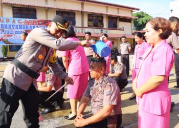 Kapolres Pematangsiantar Pimpin Upacara Kenaikan Pangkat 19 Personil Periode 1 Juli Tahun 2024