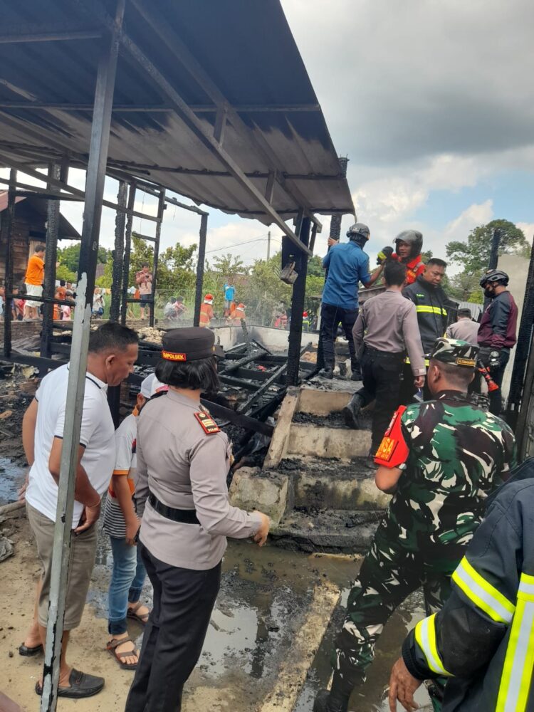 Rumah Milik Rismaida Boru Siahaan Di Simarimbun Ludes Terbakar, Polsek Siantar Marihat Olah TKP
