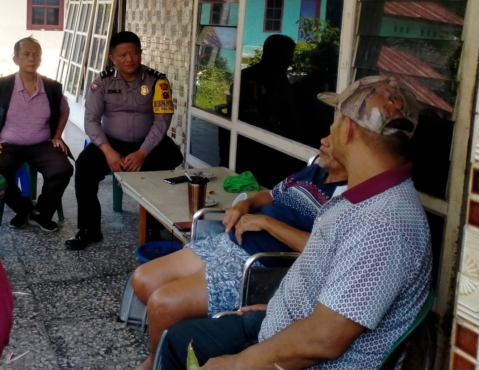 Bhabinkamtibmas Kelurahan Suka Makmur Sosialisasi Bahaya Narkoba di Jalan Farel Pasaribu Bhabinkamtibmas Kelurahan Suka Makmur Sosialisasi Bahaya Narkoba di Jalan Farel Pasaribu