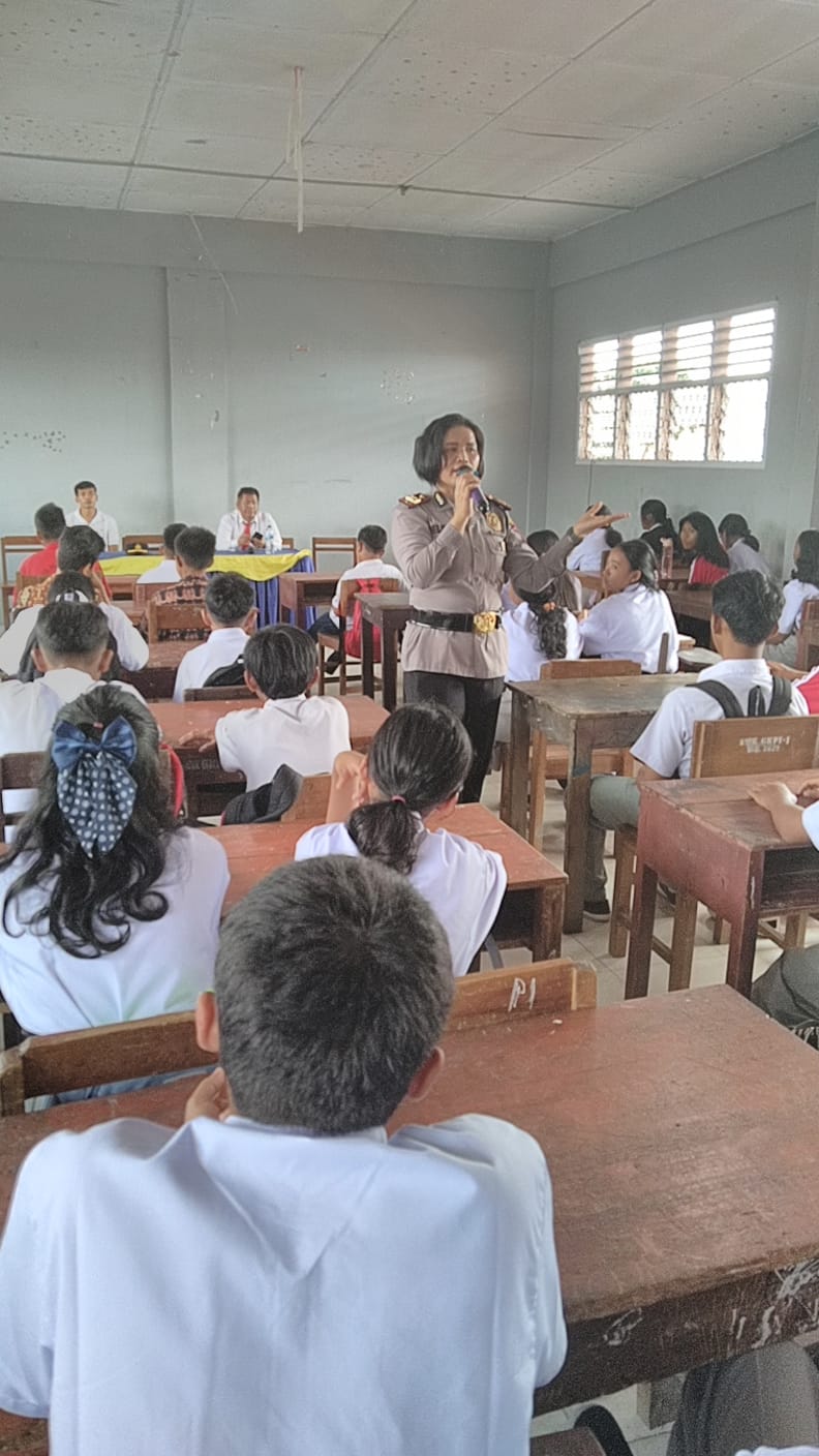 Ini Pesan Kapolsek Siantar Marihat Kepada Siswa SMK GKPI-1 Ini Pesan Kapolsek Siantar Marihat Kepada Siswa SMK GKPI-1