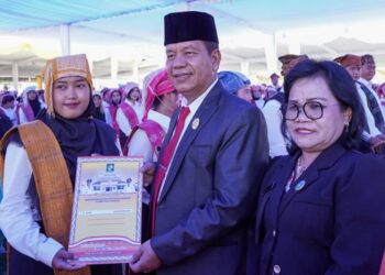 Bupati Simalungun Serahkan SK dan Melantik 1175 Orang P3K
