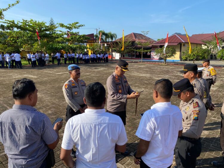 Alat Komunikasi Personil Polres Tapteng Di Razia Kapolres, Pastikan Tidak Ada Aplikasi Judi Online