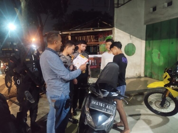 Komitmen Menjaga Keamanan dan Ketertiban, Personil Sat Brimob Polda Sumut Giat Patroli Cipta Kondisi Kamtibmas 
