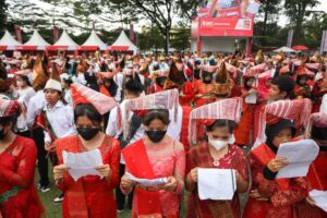 Wali Kota Pematangsiantar dr Susanti Berkomitmen dan Konsisten Lestarikan Budaya Simalungun Wali Kota Pematangsiantar dr Susanti Berkomitmen dan Konsisten Lestarikan Budaya Simalungun