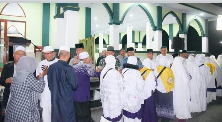 Pj Bupati Sambut Kepulangan Jamaah Haji Tapteng