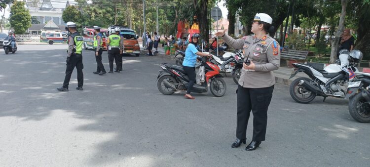 Operasi Patuh Toba 2024, Satlantas Polres Siantar Tindak Langsung Pengendara Yang Melanggar Aturan