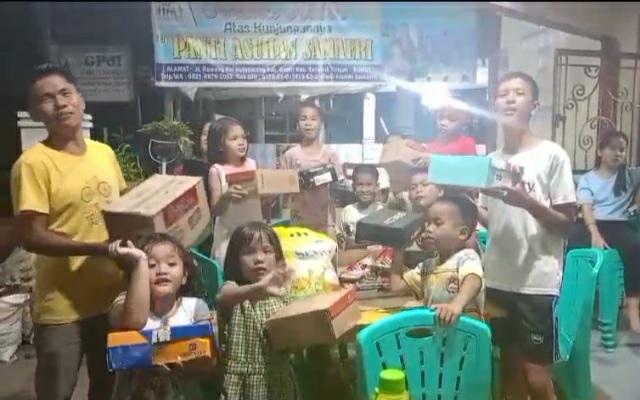 Personil Polres Tapteng Berikan Perlengkapan Anak Sekolah Di Panti Asuhan Samaeri Hutabalang