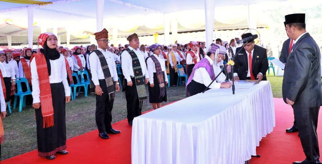 Selamat, Bupati Simalungun Serahkan 930 SK PPPK Gelombang Kedua Selamat, Bupati Simalungun Serahkan 930 SK PPPK Gelombang Kedua