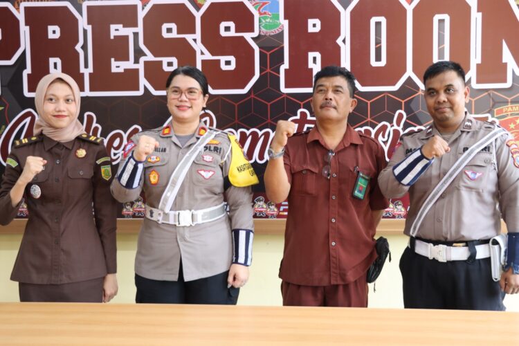 9 Hari Ops Patuh Toba 2024, Sat Lantas Polres Pematangsiantar Terbitkan 376 Lembar Tilang Pelanggar Lalulintas 9 Hari Ops Patuh Toba 2024, Sat Lantas Polres Pematangsiantar Terbitkan 376 Lembar Tilang Pelanggar Lalulintas