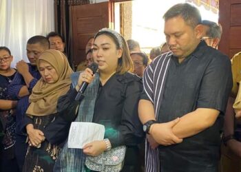 Bupati Pakpak Bharat dan Ny. Juniatry Sampaikan Belasungkawa Untuk Keluarga Almh Karina Tumangger