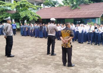 Police Goes To School, Satuan Lalu Lintas Polres Sibolga Berikan Sosialisasi Ops Patuh Toba 2024