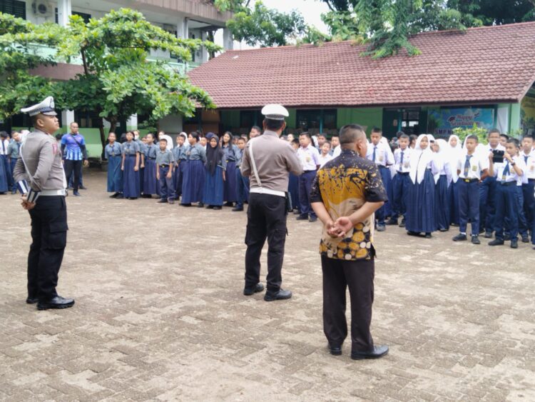 Police Goes To School, Satuan Lalu Lintas Polres Sibolga Berikan Sosialisasi Ops Patuh Toba 2024