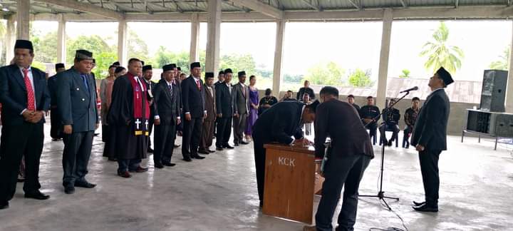 Camat Kerajaan Kukuhkan 53 Orang Badan Permusyawaratan Desa dari 10 Kecamatan Camat Kerajaan Kukuhkan 53 Orang Badan Permusyawaratan Desa dari 10 Kecamatan