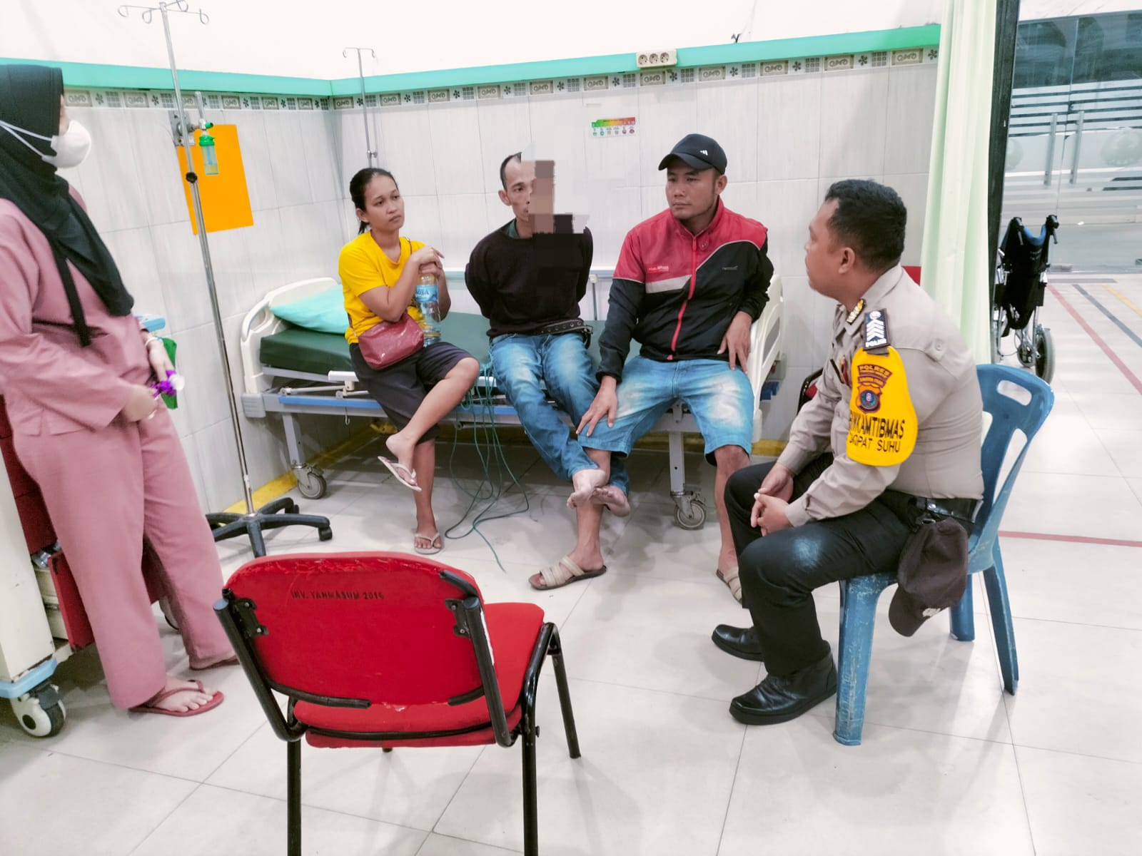 Bhabinkamtibmas Polsek Siantar Timur Cepat Amankan Warga Diduga Depresi Bhabinkamtibmas Polsek Siantar Timur Cepat Amankan Warga Diduga Depresi