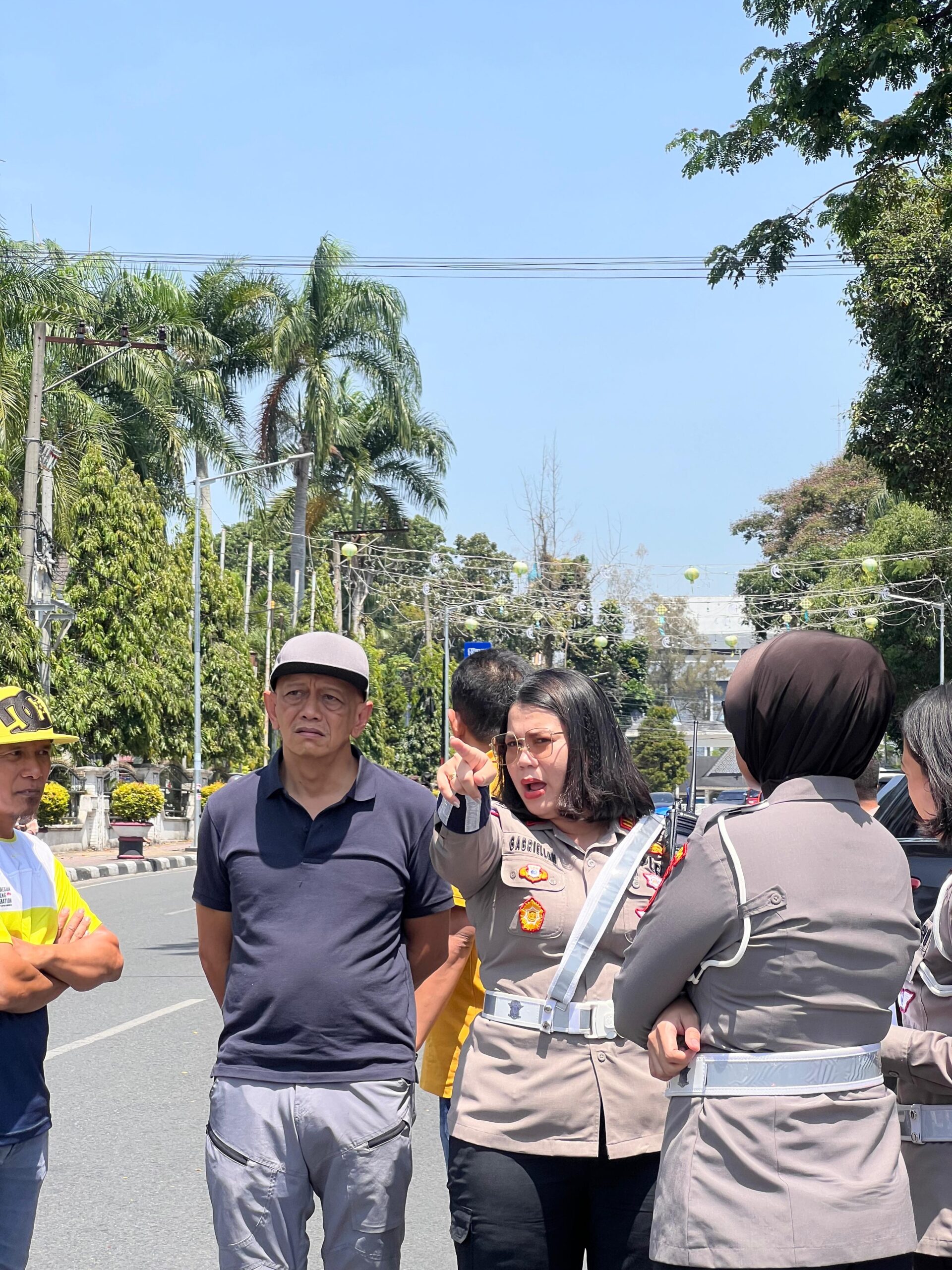 PON Ke-XXI, Kasat Lantas Polres Pematangsiantar dan Pamenwas Survey Kondisi Jalan dan Rute Perlintasan Cabor Sepeda PON Ke-XXI, Kasat Lantas Polres Pematangsiantar dan Pamenwas Survey Kondisi Jalan dan Rute Perlintasan Cabor Sepeda