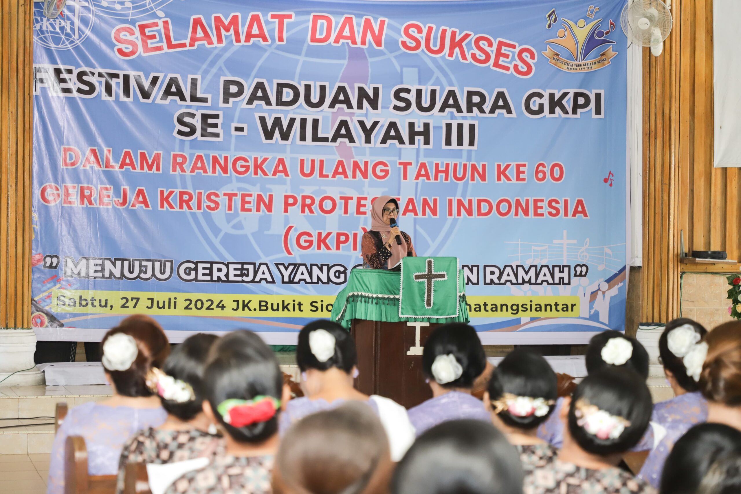 Wali Kota Pematangsiantar Hadiri Pembukaan Festival Paduan Suara GKPI se-Wilayah III Wali Kota Pematangsiantar Hadiri Pembukaan Festival Paduan Suara GKPI se-Wilayah III