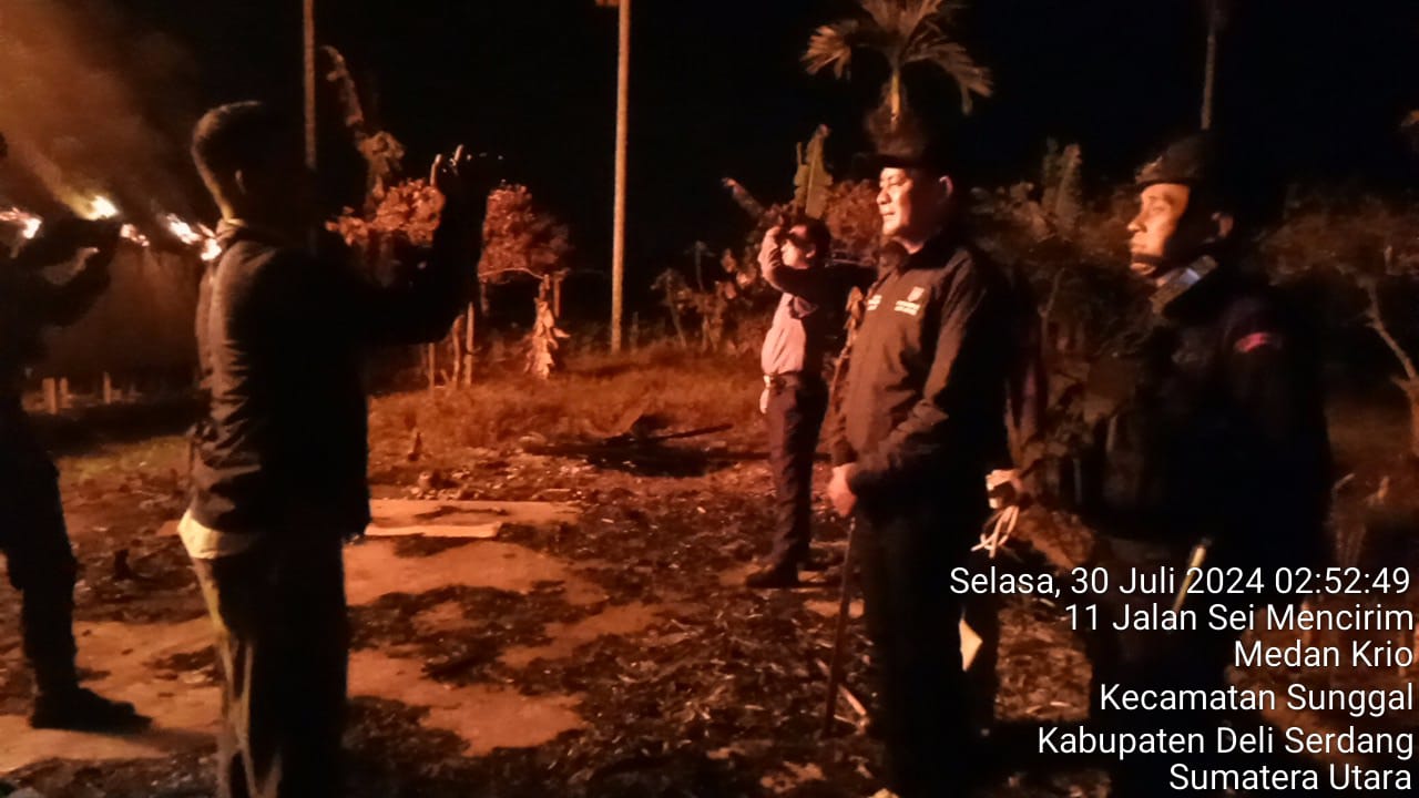 Patroli Kamtibmas, Sat Brimob Polda Sumut Bakar Barak Penyalahgunaan Narkoba Wilayah Hukum Polsek Sunggal Patroli Kamtibmas, Sat Brimob Polda Sumut Bakar Barak Penyalahgunaan Narkoba Wilayah Hukum Polsek Sunggal