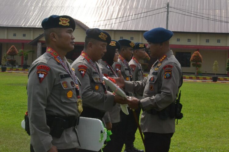 Dansat Brimob Polda Sumut Berikan Reward kepada Personil Berprestasi di Kejuaraan Kapolri Cup