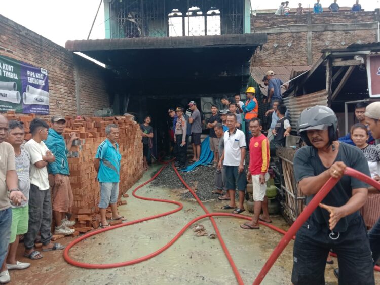Panglong UD Sini Kasih di Simalungun Terbakar, Kerugian Capai 2 Miliar