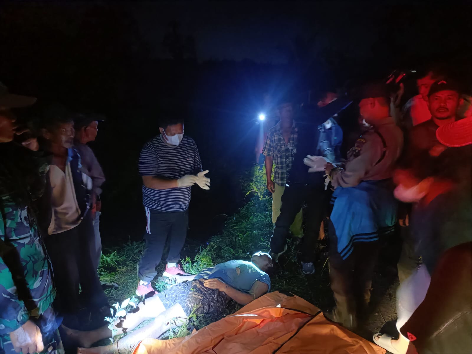 Pria Asal Samosir Ditemukan Tewas di Saluran Irigasi, Polres Simalungun Lakukan Penyelidikan Pria Asal Samosir Ditemukan Tewas di Saluran Irigasi, Polres Simalungun Lakukan Penyelidikan