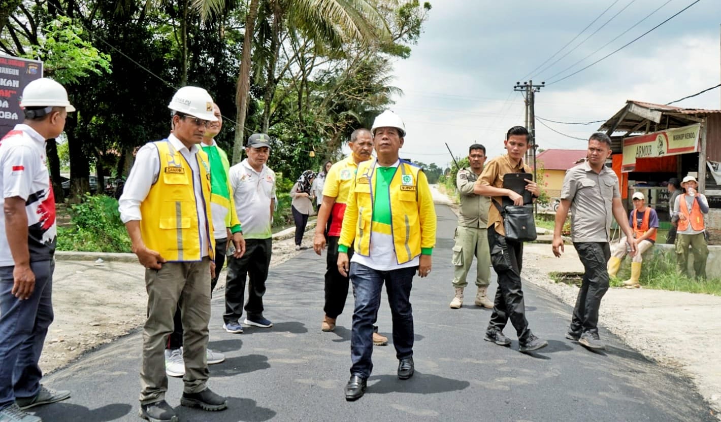 Tinjau Penanganan Long Segment Jalan Jurusan Rambung Merah-Karang Bangun, Bupati Simalungun: "Mari kita rawat dan Jaga Jalan Ini"