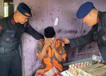 Jumat Berkah, Batalyon C Sat Brimob Polda Sumut Bagikan Sembako kepada Masyarakat Kurang Mampu