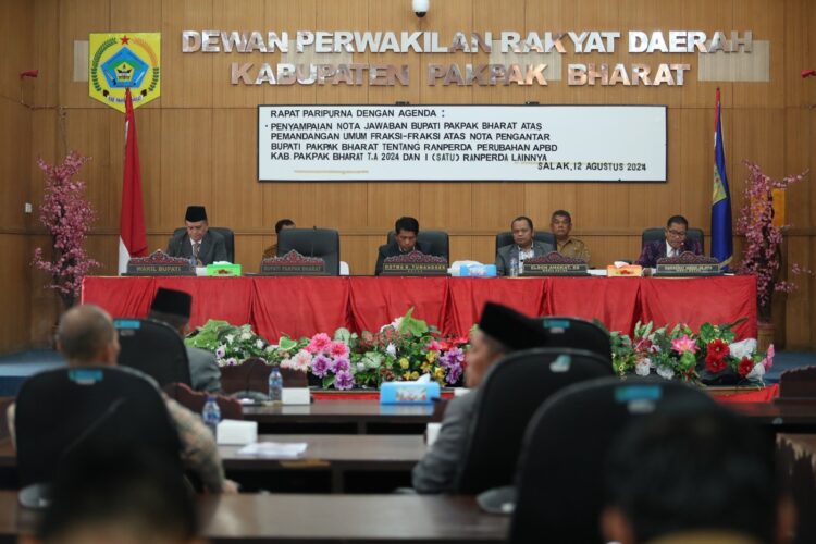 Wakil Bupati Pakpak Bharat Sampaikan  Nota Jawaban Atas Pemandangan Umum Fraksi