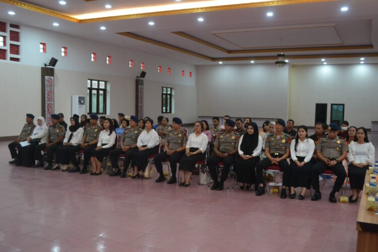 8 Pasang Anggota Brimob Polda Sumut Ikuti Sidang Pranikah BP4R