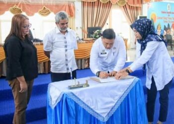 Pemkab Tapteng Dan DPRD Tapteng Sepakat Tanda Tangani Pakta Integritas Rancangan KUA dan PPAS APBD TA 2025