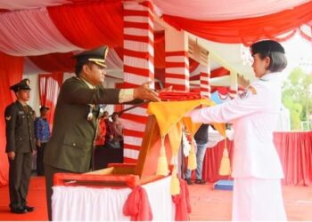 Dandim 0211/TT Jadi Inspektur Penurunan Bendera HUT RI Ke 79 Di Tapanuli Tengah