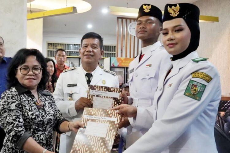 Bupati Simalungun Radiapoh Sinaga Apresiasi Paskibraka Tahun 2024 Yang Sukses Melaksanakan Tugas