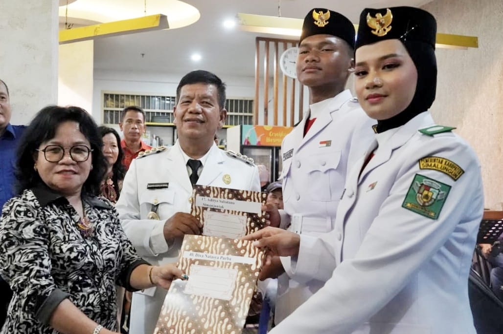 Bupati Simalungun Radiapoh Sinaga Apresiasi Paskibraka Tahun 2024 Yang Sukses Melaksanakan Tugas