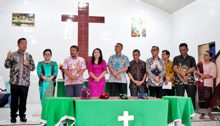 Bupati Simalungun dan Istri Laksanakan Ibadah Minggu Bersama Jemaat HKBP Jawa Maraja