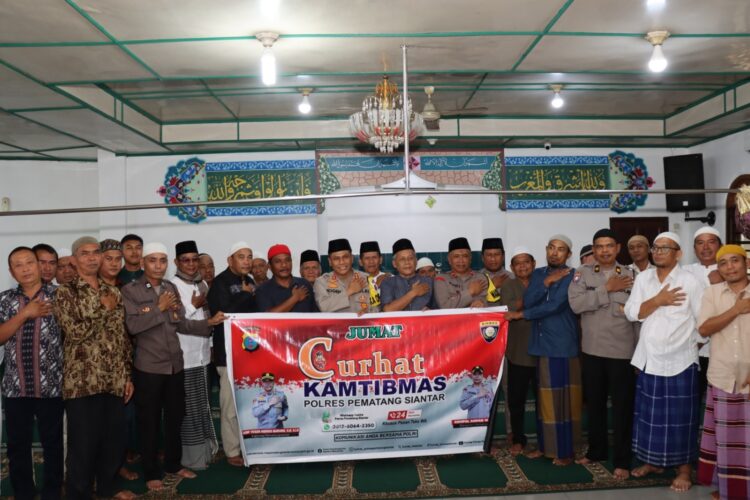 Kapolres Pematangsiantar Sampaikan Pesan Kamtibmas Saat Sholat Jumat Berjamaah Di Masjid Taqwa Pamatang