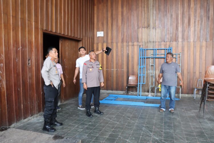 Kapolres Pematangsiantar Tinjau Venue Tinju PON XXI Aceh-Sumut di Universitas HKBP Nomensen Kapolres Pematangsiantar Tinjau Venue Tinju PON XXI Aceh-Sumut di Universitas HKBP Nomensen