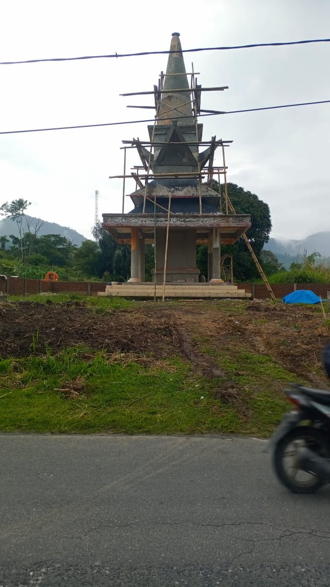 Pemugaran Tugu Marga Sinamo di Desa Silimakuta Berlangsung Sukses 